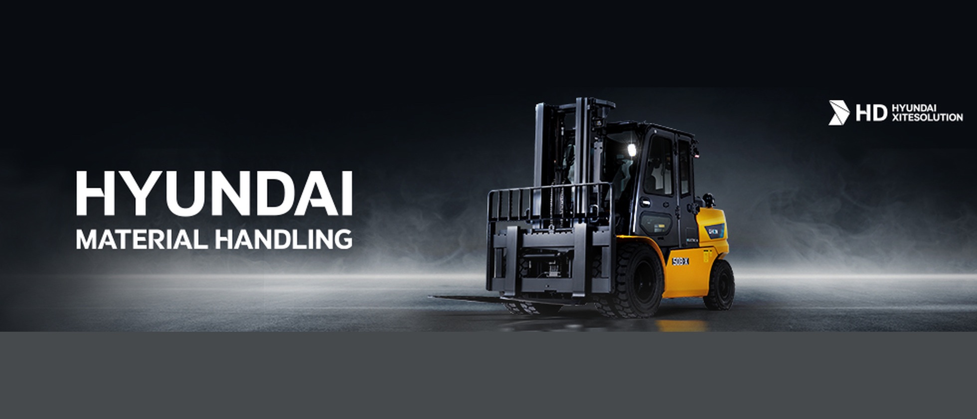 Hyundai Material Handling 70B-X and 50B-X forklifts at port